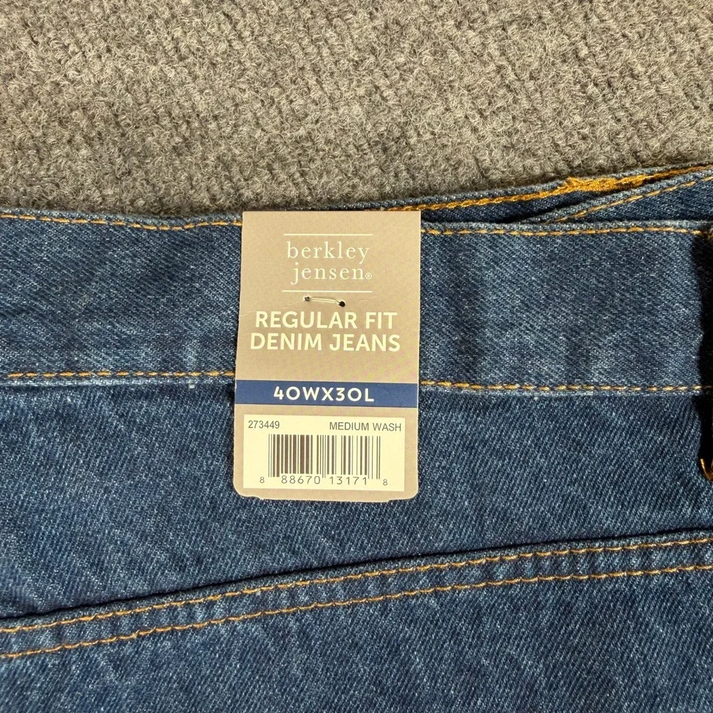 Berkley Jensen Mens Regular Fit Denim Jeans Medium Wash 40x30 Cotton NWT 3452